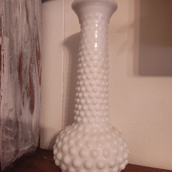 Vintage White Hobnail Vases - Picture 5 of 6
